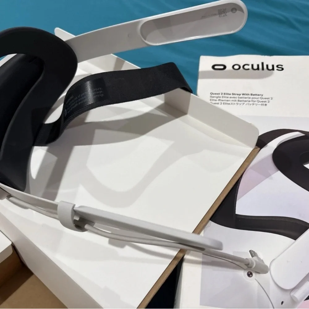 Oculus Quest 2 Elite Strap with Battery - White and Black